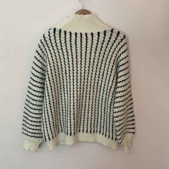 Frnch sweater - Picture 2 of 5